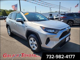 Used 2021 Toyota RAV4 LE image 1