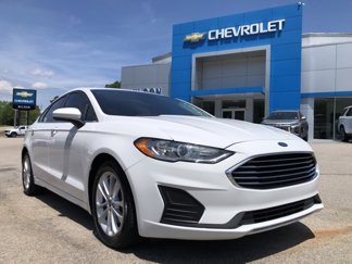 Used 2020 Ford Fusion SE image 1