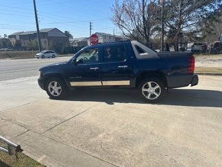 Used 2011 Chevrolet Avalanche LT w/ Luxury Package image 1