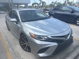 Used 2018 Toyota Camry L image 1