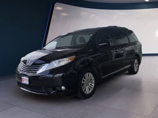 Used 2015 Toyota Sienna XLE image 1