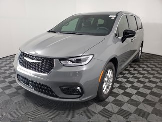 New 2025 Chrysler Pacifica Select image 1