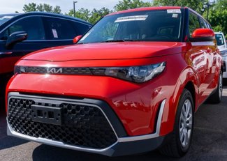 Used 2023 Kia Soul LX image 1