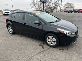 Used 2017 Kia Forte LX image 1