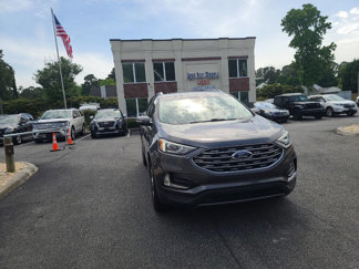 Used 2020 Ford Edge Titanium image 1