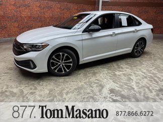 Used 2024 Volkswagen Jetta Sport image 1