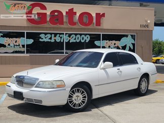 Used 2008 Lincoln Town Car Signature Limited image 1