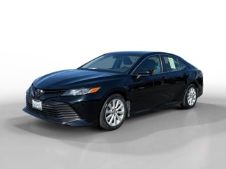 Used 2018 Toyota Camry LE image 1