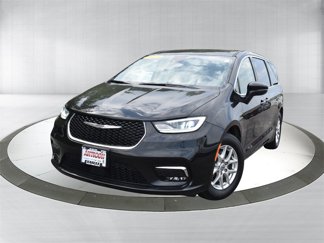 Used 2023 Chrysler Pacifica Touring-L image 1