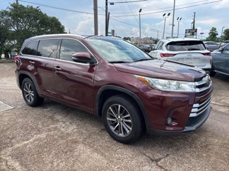 Used 2017 Toyota Highlander XLE image 1