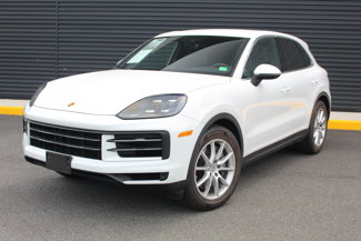 Used 2024 Porsche Cayenne image 1
