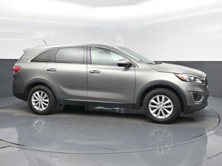 Used 2016 Kia Sorento LX image 1