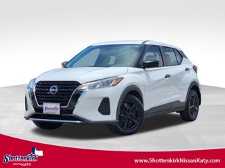 Used 2023 Nissan Kicks S image 1