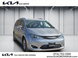 Used 2017 Chrysler Pacifica Touring-L Plus w/ Tire & Wheel Group image 1