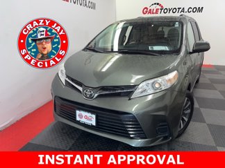 Used 2018 Toyota Sienna LE image 1