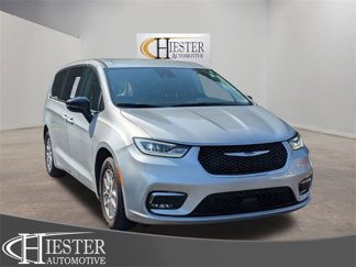 Used 2024 Chrysler Pacifica Touring-L image 1