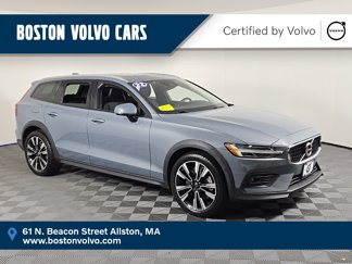 Certified 2022 Volvo V60 T5 Cross Country image 1