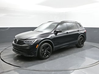 Used 2023 Volkswagen Tiguan SE R-Line image 1