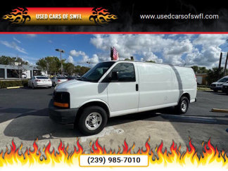 Used 2017 Chevrolet Express 3500 Extended image 1