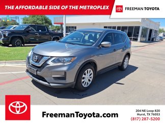 Used 2017 Nissan Rogue S image 1