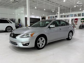 Used 2015 Nissan Altima 2.5 SV image 1