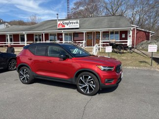 Used 2020 Volvo XC40 T5 R-Design w/ Protection Package Premier image 1