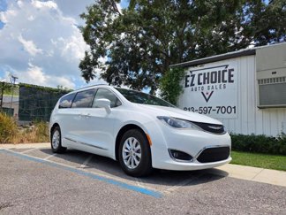 Used 2017 Chrysler Pacifica Touring-L image 1