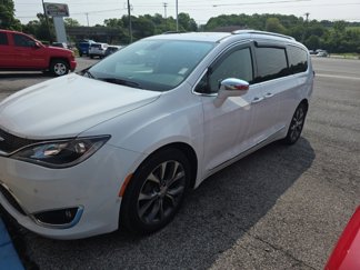 Used 2018 Chrysler Pacifica Limited w/ Tire & Wheel Group image 1