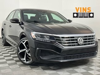 Used 2021 Volkswagen Passat 2.0T R-Line image 1