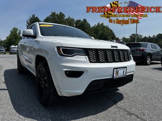 Used 2022 Jeep Grand Cherokee Laredo X image 1