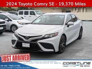 Used 2024 Toyota Camry SE image 1