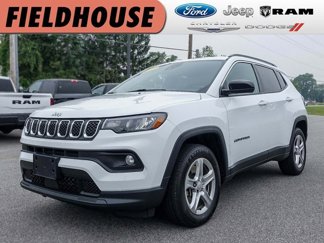 Used 2023 Jeep Compass Latitude image 1