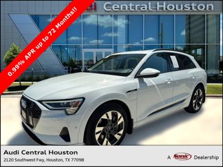 Used 2022 Audi e-tron Premium w/ Convenience Plus Package image 1