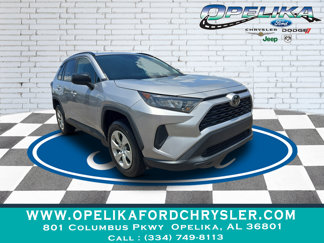 Used 2021 Toyota RAV4 LE image 1