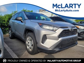 Used 2019 Toyota RAV4 LE image 1