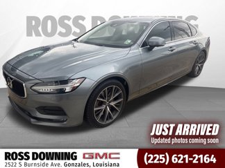 Used 2020 Volvo S90 T6 Momentum image 1
