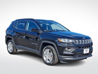 Used 2022 Jeep Compass Latitude image 1
