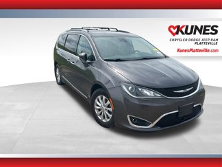 Used 2018 Chrysler Pacifica Touring-L Plus image 1