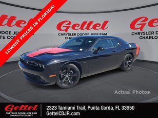 Used 2017 Dodge Challenger R/T image 1