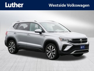 Certified 2022 Volkswagen Taos SE image 1