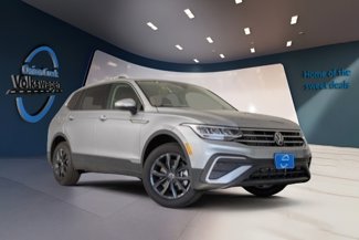 Certified 2024 Volkswagen Tiguan SE image 1