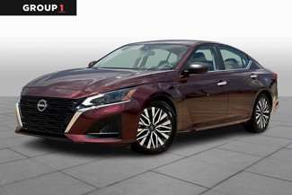 Used 2024 Nissan Altima 2.5 SV image 1