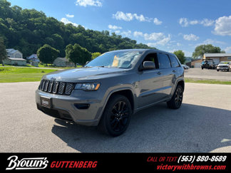 Used 2021 Jeep Grand Cherokee Laredo X image 1