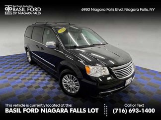 Used 2015 Chrysler Town & Country Touring-L image 1