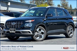 Used 2024 Hyundai Venue SEL image 1