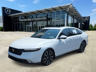 Used 2025 Honda Accord Touring image 1