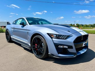 Used 2022 Ford Mustang Shelby GT500 w/ Technology Package image 1