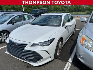 Used 2019 Toyota Avalon Limited image 1