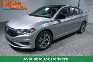Used 2019 Volkswagen Jetta R-Line w/ R-Line Cold Weather Package image 1