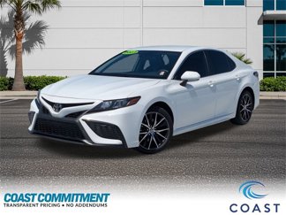 Used 2023 Toyota Camry SE image 1